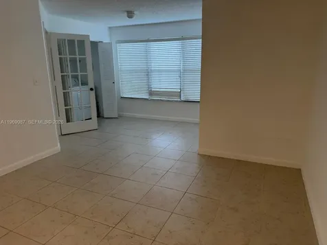2826 S University Drive Davie FL 33328