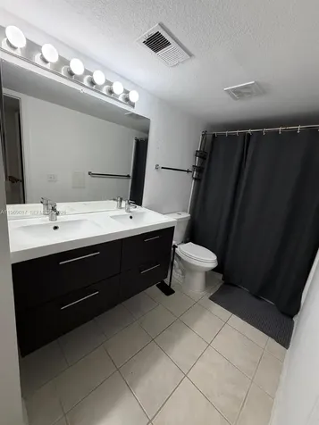 2826 S University Drive Davie FL 33328