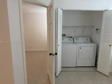 2826 S University Drive Davie FL 33328