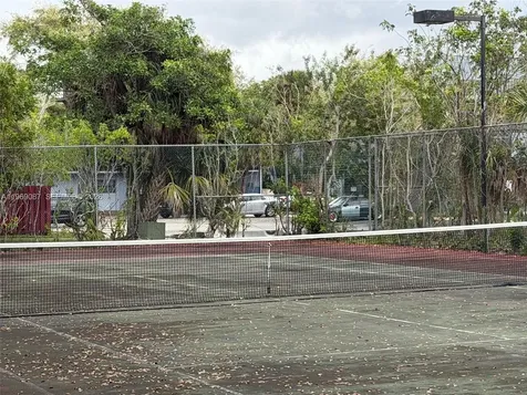 2826 S University Drive Davie FL 33328