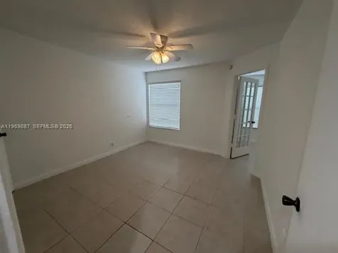 2826 S University Drive Davie FL 33328