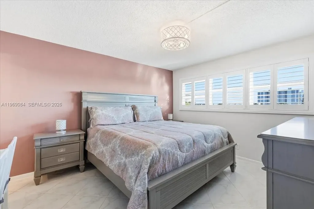 3201 NE 8th Street Pompano Beach FL 33062