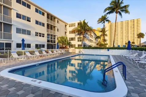 3201 NE 8th Street Pompano Beach FL 33062