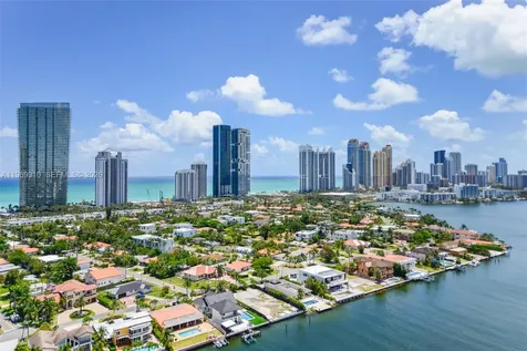 19195 NE 36th Court Aventura FL 33180