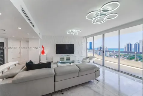 19195 NE 36th Court Aventura FL 33180