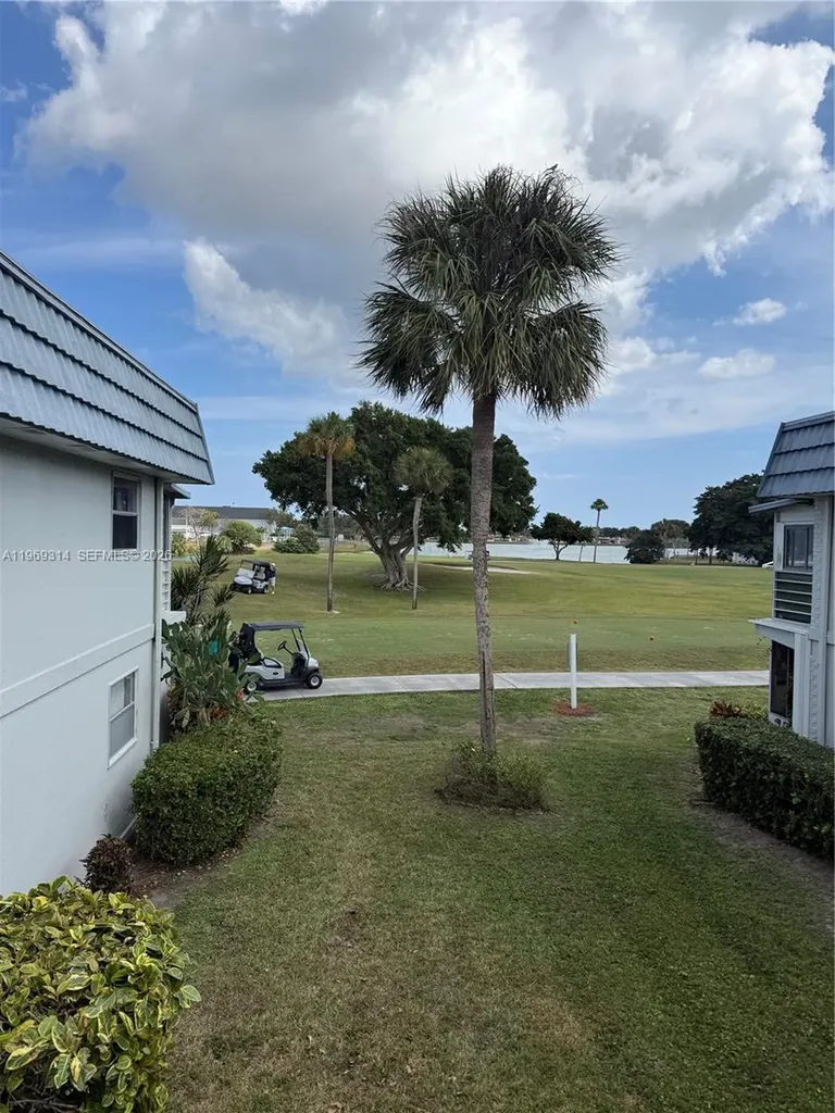 127 Tuscany B Delray Beach FL 33446