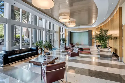175 SW 7th Street Miami FL 33130
