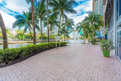 175 SW 7th Street Miami FL 33130