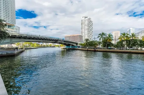 175 SW 7th Street Miami FL 33130