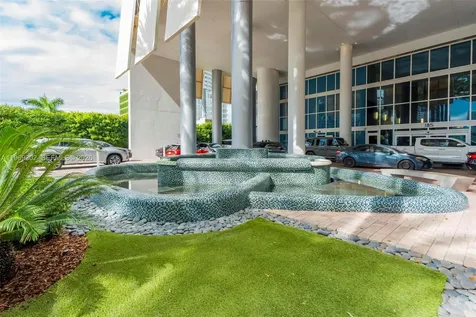 175 SW 7th Street Miami FL 33130