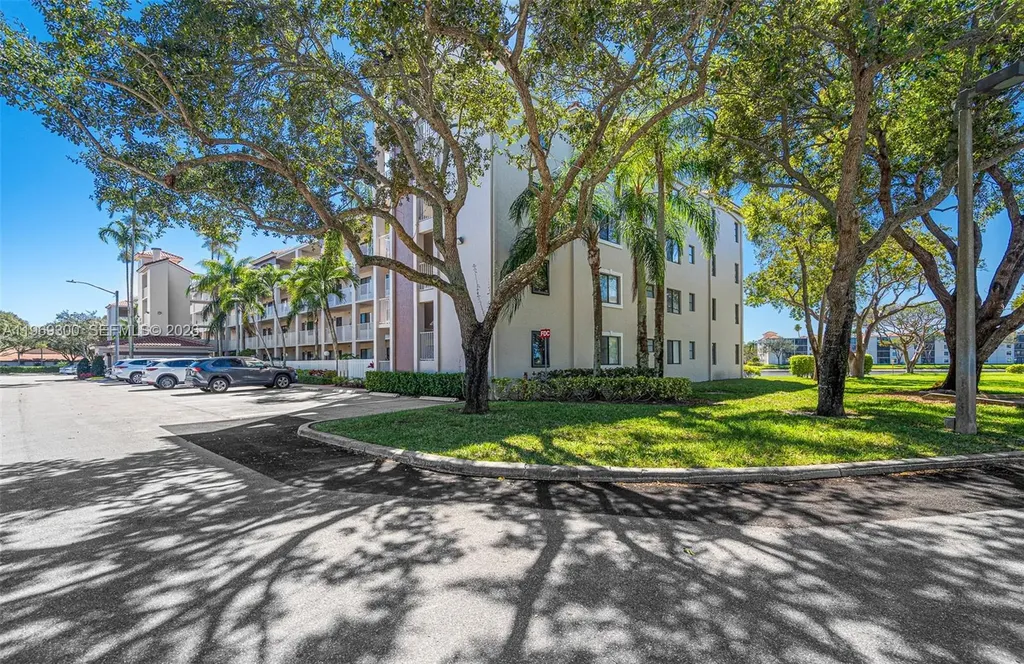 6093 Pointe Regal Circle Delray Beach FL 33484