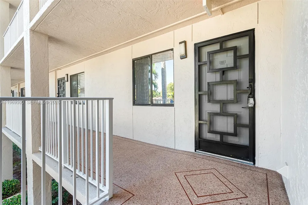 6093 Pointe Regal Circle Delray Beach FL 33484