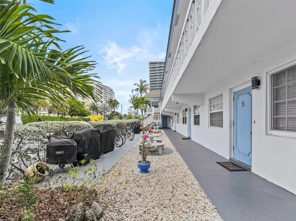 3220 NE 10th Street Pompano Beach FL 3306