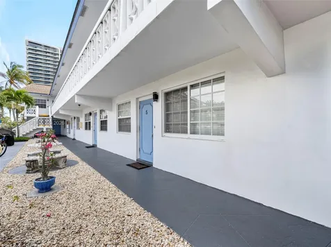 3220 NE 10th Street Pompano Beach FL 3306