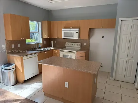 1606 SE 31st Court Homestead FL 33035