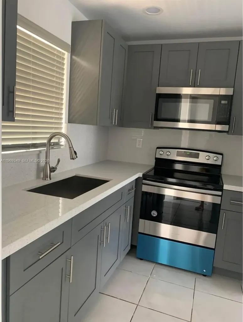 7505 SW 82nd Street Miami FL 33143