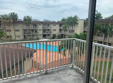 7505 SW 82nd Street Miami FL 33143