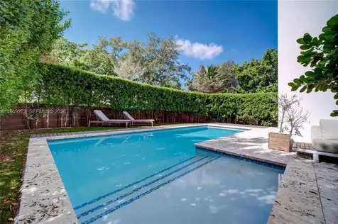 8660 Arboretum Lane Miami FL 33138