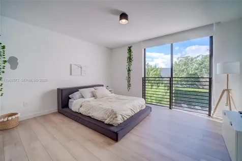 8660 Arboretum Lane Miami FL 33138