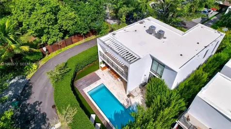 8660 Arboretum Lane Miami FL 33138