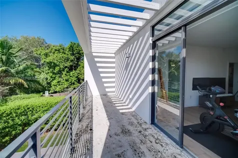 8660 Arboretum Lane Miami FL 33138