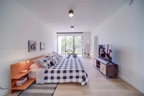 8660 Arboretum Lane Miami FL 33138