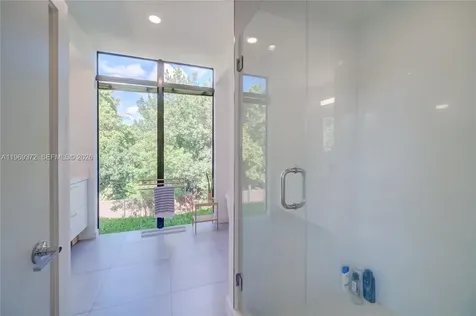 8660 Arboretum Lane Miami FL 33138