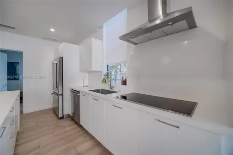 8660 Arboretum Lane Miami FL 33138