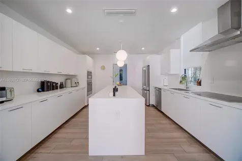 8660 Arboretum Lane Miami FL 33138