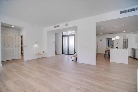 8660 Arboretum Lane Miami FL 33138