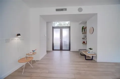 8660 Arboretum Lane Miami FL 33138