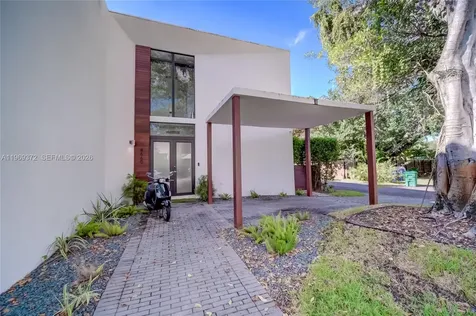8660 Arboretum Lane Miami FL 33138