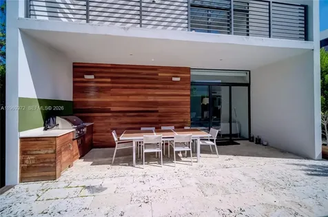 8660 Arboretum Lane Miami FL 33138