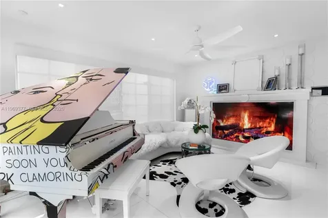 1616 Michigan Avenue Miami Beach FL 33139