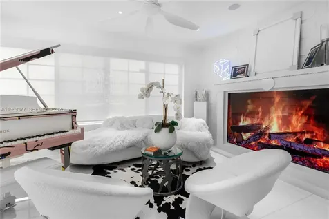 1616 Michigan Avenue Miami Beach FL 33139