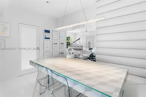 1616 Michigan Avenue Miami Beach FL 33139