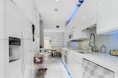 1616 Michigan Avenue Miami Beach FL 33139