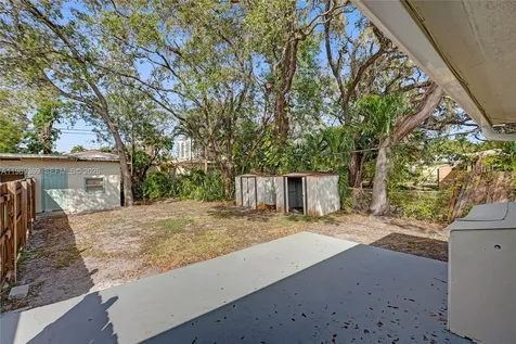 208 SW 2nd Place Dania Beach FL 33004