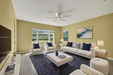 208 SW 2nd Place Dania Beach FL 33004