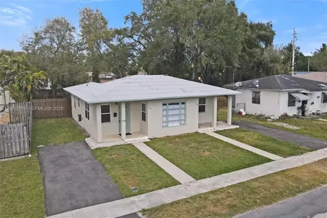 208 SW 2nd Place Dania Beach FL 33004