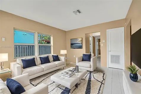 208 SW 2nd Place Dania Beach FL 33004