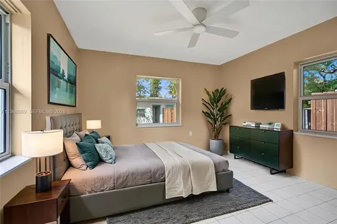 208 SW 2nd Place Dania Beach FL 33004