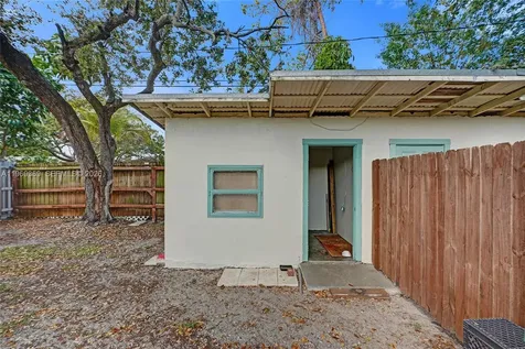 208 SW 2nd Place Dania Beach FL 33004