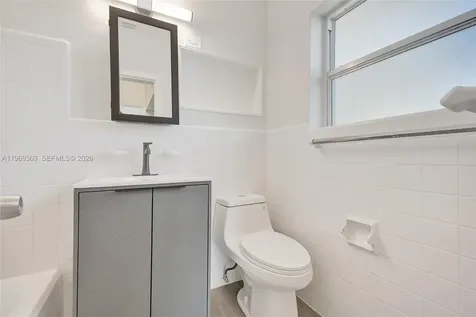 208 SW 2nd Place Dania Beach FL 33004
