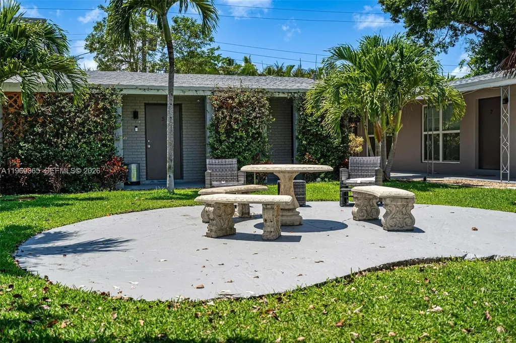 2201 NE 14th Avenue Fort Lauderdale FL 33305