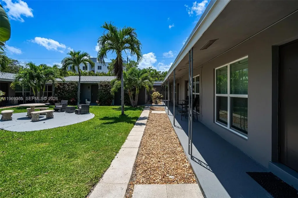 2201 NE 14th Avenue Fort Lauderdale FL 33305