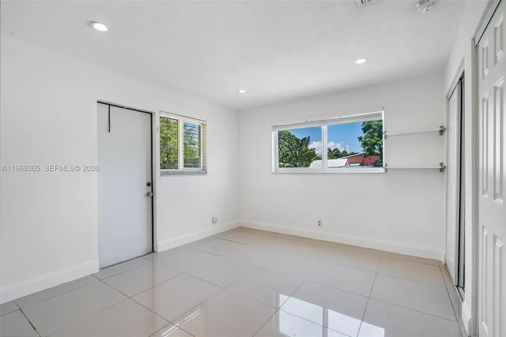 2201 NE 14th Avenue Fort Lauderdale FL 33305