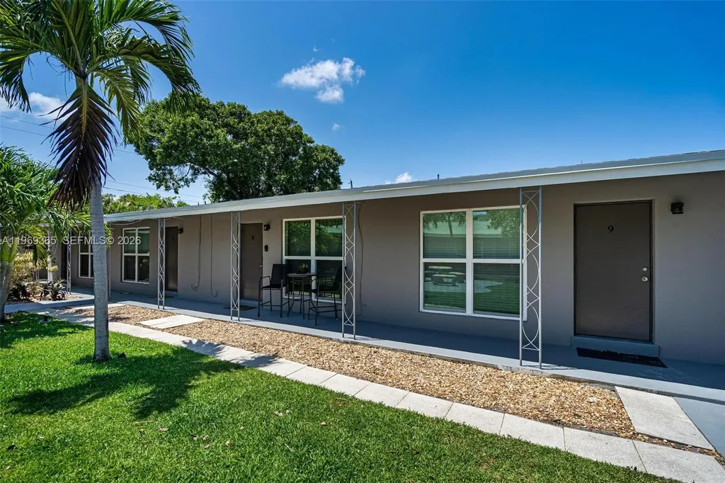 2201 NE 14th Avenue Fort Lauderdale FL 33305