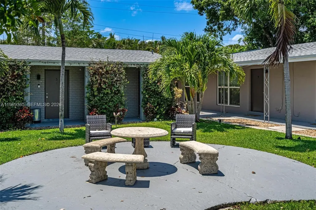 2201 NE 14th Avenue Fort Lauderdale FL 33305