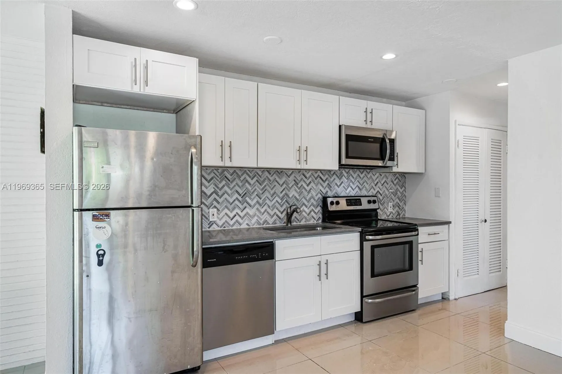 2201 NE 14th Avenue Fort Lauderdale FL 33305